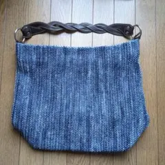 編み物ショルダーバッグ 青系 レザー