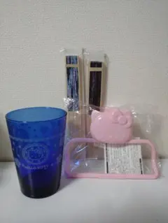 ハローキティグッズ4点　非売品　ノベルティグッズ　洋服の青山　扇子/グラス/他