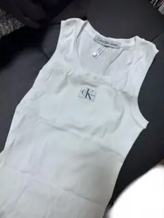 Item thumbnail for item cd6f9bc5-24a0-4bb7-bd86-d8db7cbc86a8