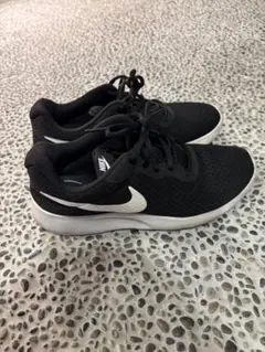 Nike ブラック スニーカー