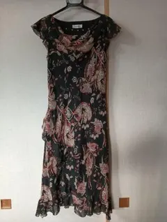 パーティー・カラオケ・発表会用ドレス　黒花