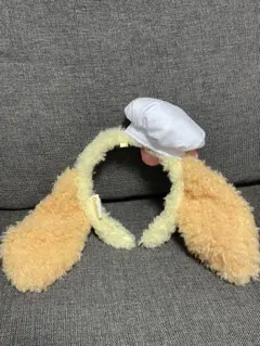 ウサギの耳カチューシャ（白い帽子付き）