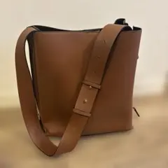 美品】タケオキクチ ボディバッグ ライトブラウン 合成皮革 ゴールド 