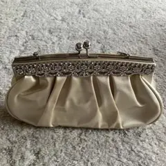 ビジュー付シャンパンゴールド　　クラッチバッグ　結婚式　パーティ