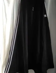 adidas 黒 ロングスカート 3本ライン