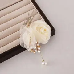 バラ　ブローチ　コサージュ　ホワイト　パール　パーティー　結婚式　同窓会