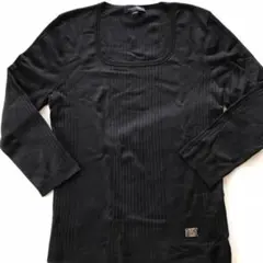 黒 トップス バーバリー