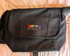 THRASHER ブラック ショルダーバッグのサムネイル