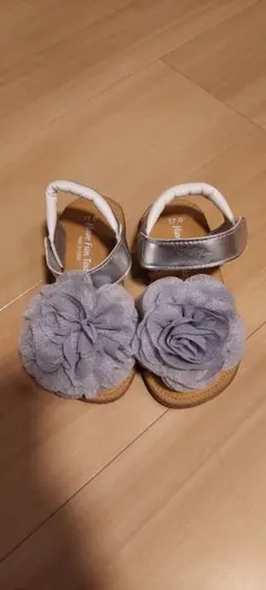 グレー 花装飾 キッズサンダル