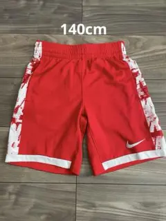 Nike 赤 ハーフパンツ　140センチ