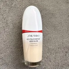 SHISEIDO REVITALESSENCE SKIN GLOW 220