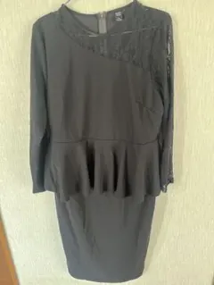 ブラックレース長袖ペプラムミニワンピース