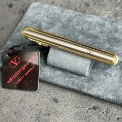 未使用タグ付✨Valentino Garavani ロゴ　ネクタイピン