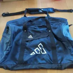 アディダス　ボストンバッグ