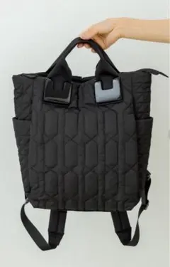 イアパピヨネ　キルティング　樹脂パーツリュック 黒　A4 シンプル