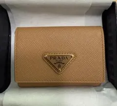 【新品・未使用】PRADA 三つ折り財布 サフィアーノ トライアングル