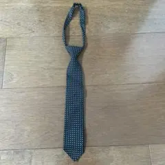 新品同様　黒と白の水玉模様 子供用ネクタイ