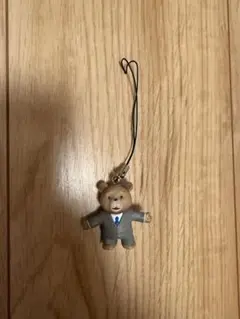 テッド TED スーツ姿 ストラップ
