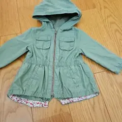 フード付きオリーブグリーンジャケット