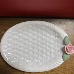 【美品】バラの花のアクセサリートレイ（陶器）