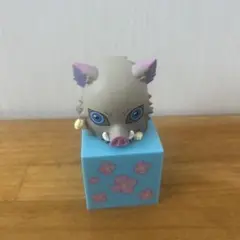 鬼滅の刃 嘴平伊之助 ひっかけフィギュア - メルカリ