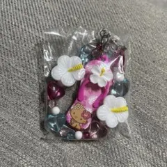 サンリオ　トコナツバケーションデザインシリーズ　ストラップ　チャーミーキティ