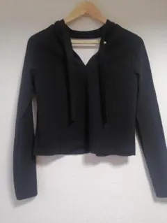 Zara black V top