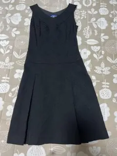 バーバリーブルーレーベル　黒のノースリーブワンピース