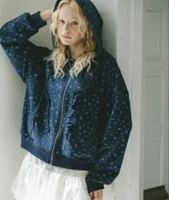 idem heart frill hoodie／ハートフリルフーディ