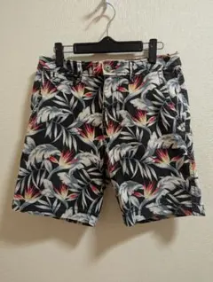 AMERICAN EAGLE　リーフ柄　ハーフパンツ　 W28 (76cm)