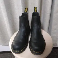 【UK3】Dr. Martensサイドゴアブーツ　ブラックのサムネイル