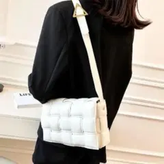 キルティング ショルダーバッグ 編み込みデザイン ミニバッグ PUレザー 白