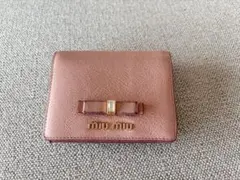 miu miu ピンクマドラスレザーリボン付き二つ折り財布 ミュウミュウのサムネイル
