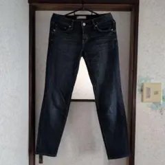 UNIQLO　ダークブルースリムフィットデニムパンツ