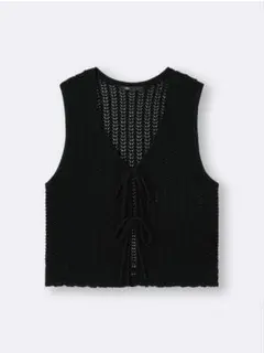 ブラックニットベスト Vネック 前結び　透かし編みニットジレ　gu