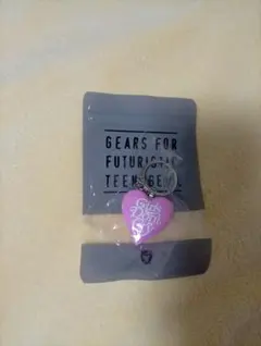 Girls Don't Cry ハートキーホルダー ピンクのサムネイル