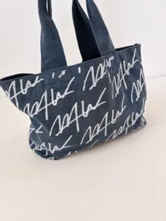 Item thumbnail for item 224a05da-f30f-472f-a3e7-cea71e67c946