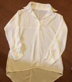 長袖白シャツ 袖口調整紐付きカフス