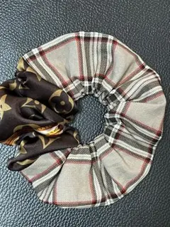 ブラウンチェックスカーフミックスシュシュ