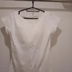 ユニクロリブポートネックフレンチスリーブブラT　White S サイズ
