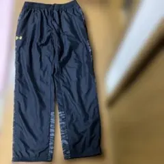 ナイロンパンツ