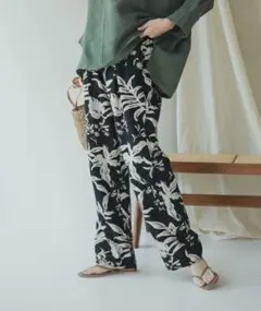 アーバンリサーチドアーズ リネンレーヨンリーフプリントパンツ