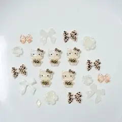 ☆在庫残り4点☆ デコパーツ　ヒョウ柄キティ5点+その他パーツ