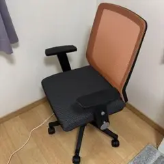 コイズミファニテックオフィスチェア オレンジと黒 メッシュ