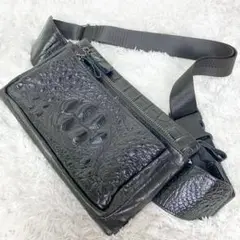 ほぼ新品✨クロコダイル型押し　ボディーバッグ　ウエストポーチ　黒