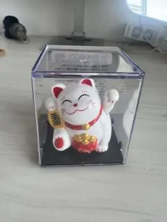 招き猫　ソーラー式　開運　金運　商売繁盛　ソーラーで左手が動く！