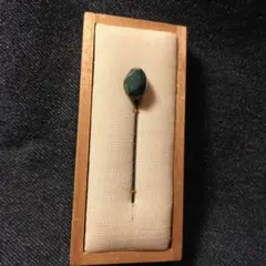戦前緑色の多面体石ピン ブローチ　ビンテージ　着物　デッドストック