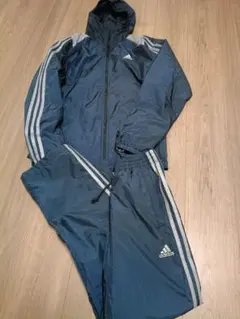 アディダス　ウインドブレーカー　セットアップ