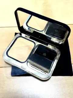 クレドポーボーテ　タンプードルエクラ　オークル10 ファンデーション　ブラシ