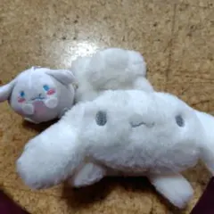 サンリオ シナモンロールセット　BIG シナモンとクリニークノベルティ2点